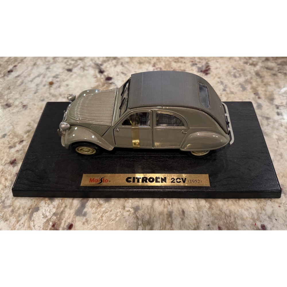 Maisto 1952 Citroen 2CV Special Edition Diecast Model Car 1/18 Grey Vintage 50s